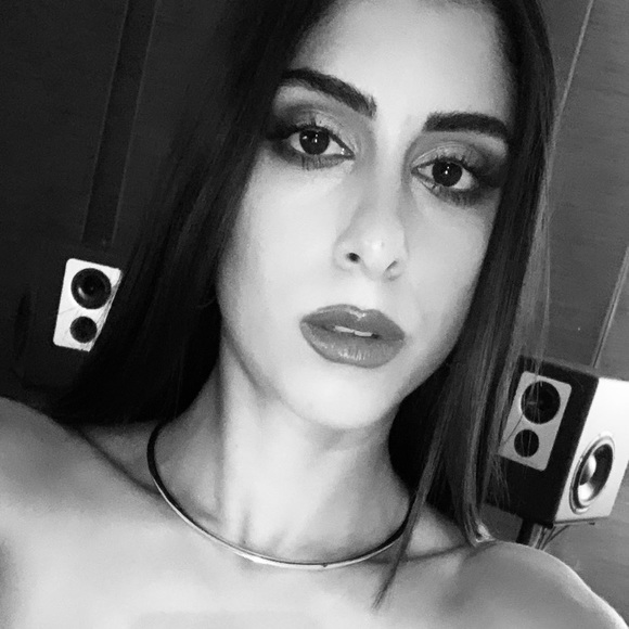 Meet your Posher, Michele - Picture 1 of 1